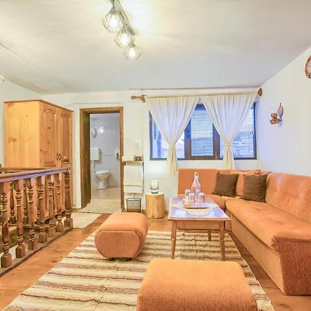 4 Bdr House Monument Of Culture & Architecture By Flat Mаnаger Διαμέρισμα *