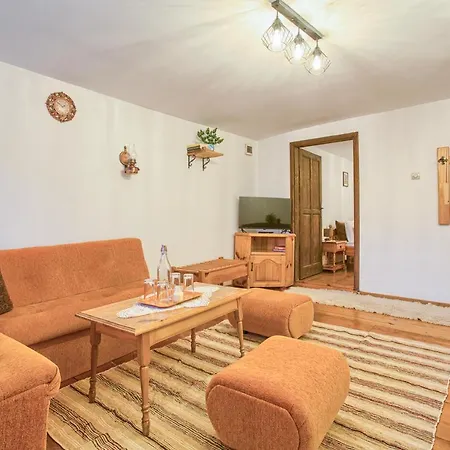 4 Bdr House Monument Of Culture & Architecture By Flat Mаnаger Διαμέρισμα