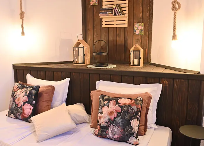 Apartment 4 Bdr House Monument Of Culture & Architecture By Flat Mаnаger *