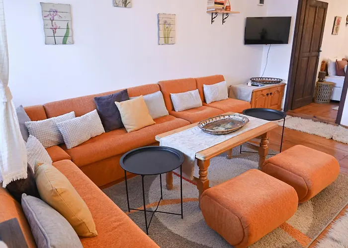 4 Bdr House Monument Of Culture & Architecture By Flat Mаnаger Bansko