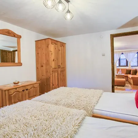 4 Bdr House Monument Of Culture & Architecture By Flat Mаnаger