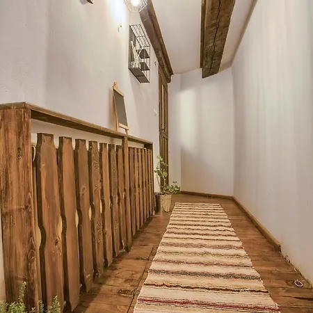 4 Bdr House Monument Of Culture & Architecture By Flat Mаnаger 公寓