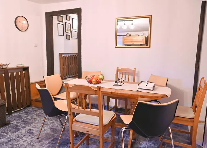 4 Bdr House Monument Of Culture & Architecture By Flat Mаnаger Apartment Bansko