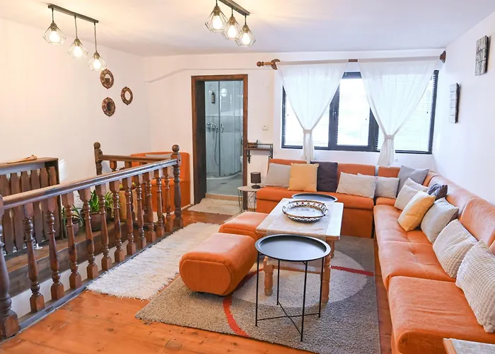 4 Bdr House Monument Of Culture & Architecture By Flat Mаnаger Apartment *